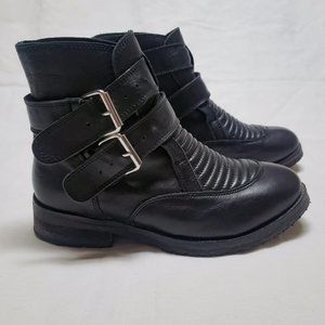 Dena & Ozzy Black Leather Boots - Size 6 (W)